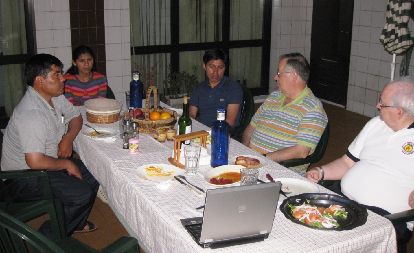 BOLIVIANOS HACIA PERALTA 2014