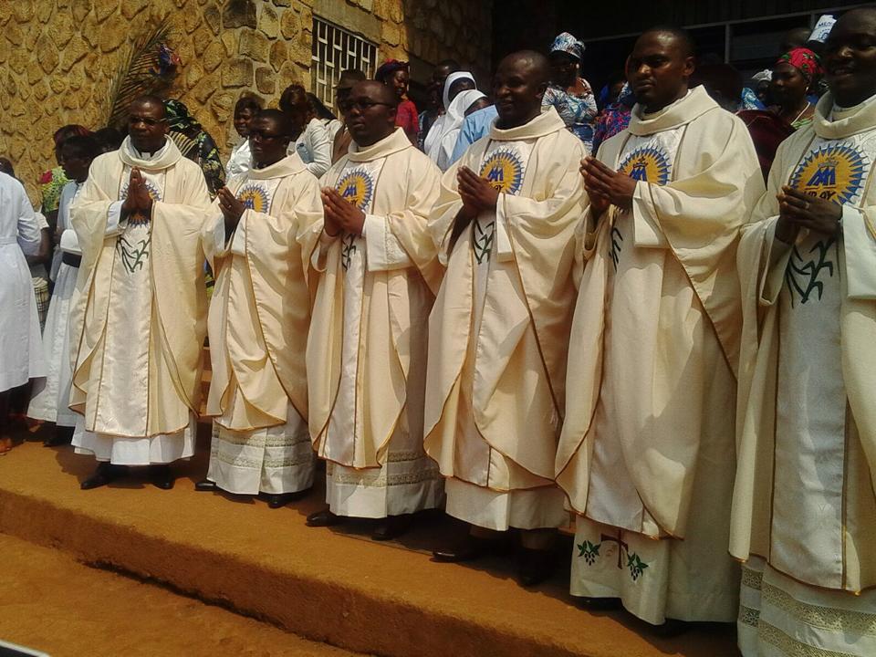 SEIS NUEVOS SACERDOTES ESCOLAPIOS