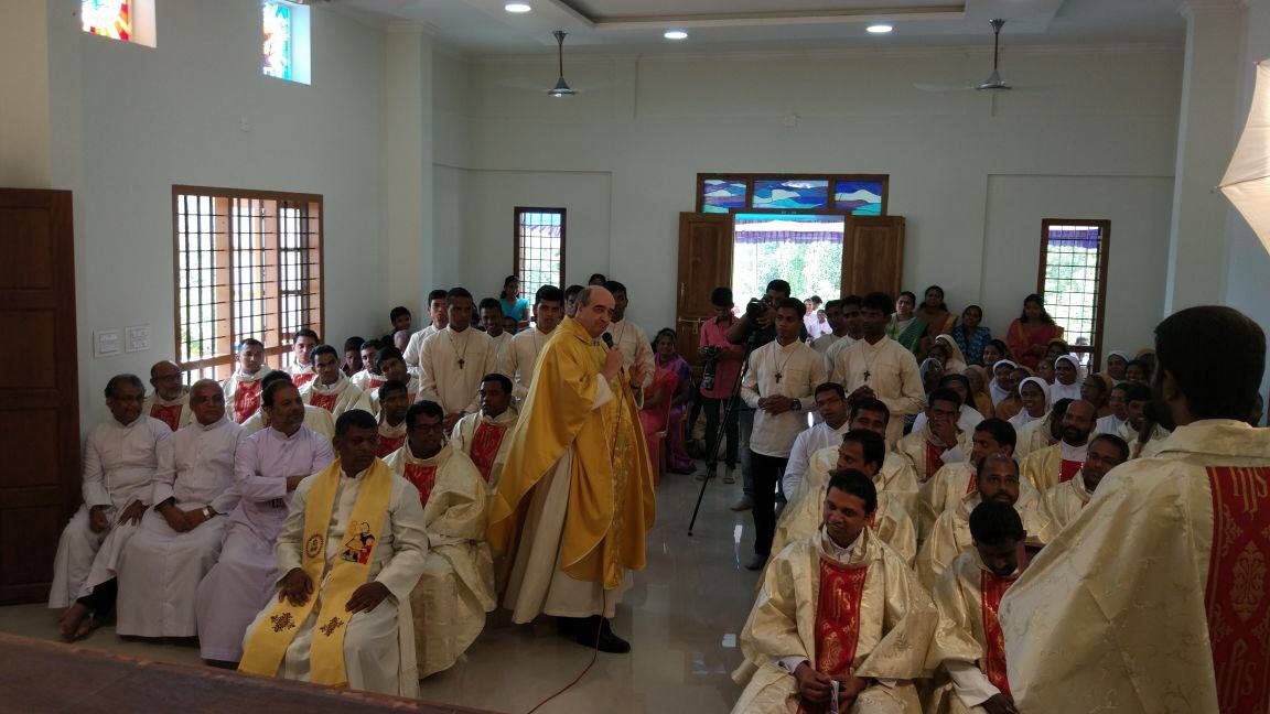 COMIENZA EL NOVICIADO EN INDIA