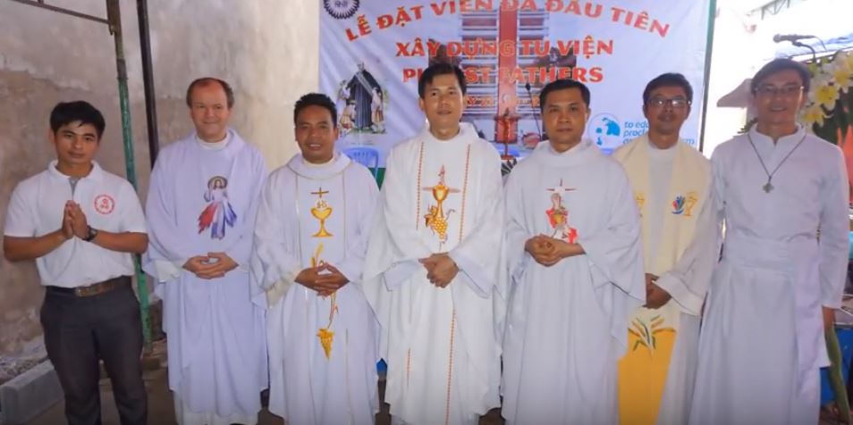 ESCOLAPIOS EN VIETNAM