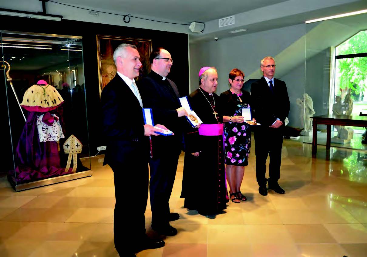 PREMIO AL P. ATILA, DE HUNGRÍA