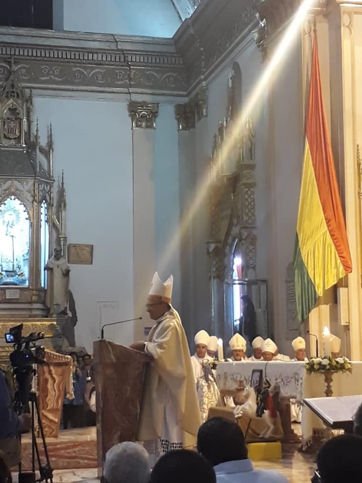 ¿UN SIGNO CON MONSEÑOR CARLOS?