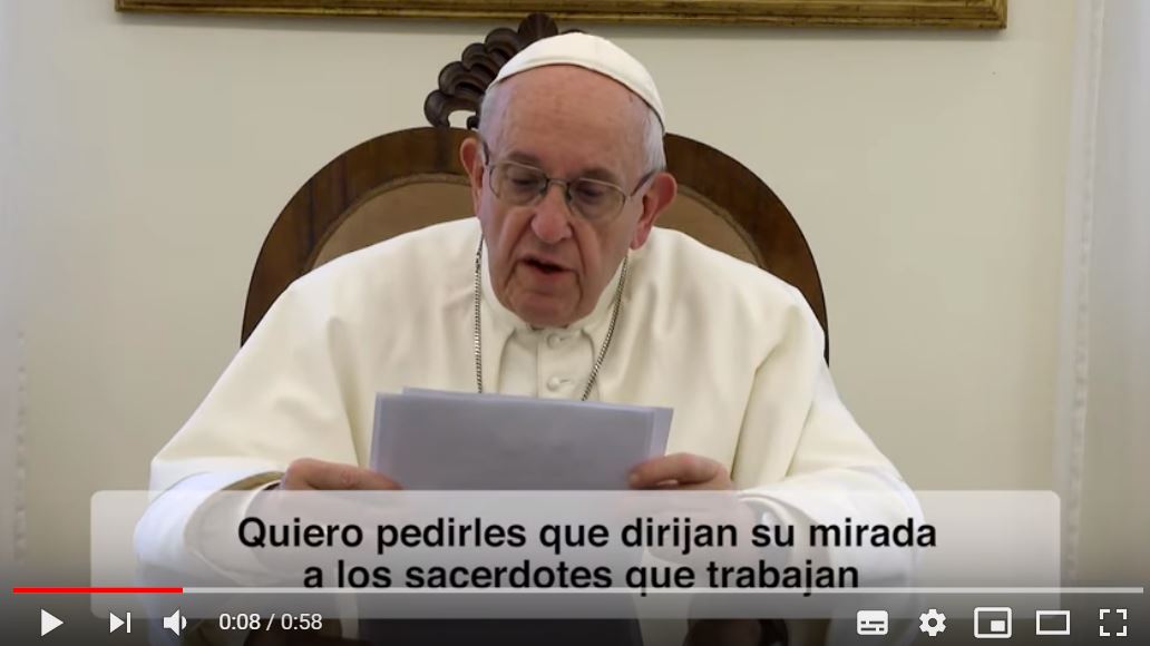 EL VÍDEO DEL PAPA: RECEMOS POR LOS SACERDOTES
