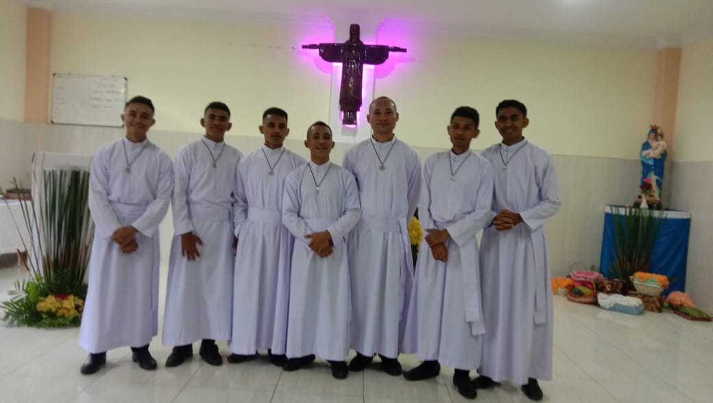 SIETE NUEVOS RELIGIOSOS ESCOLAPIOS EN ATAMBÚA