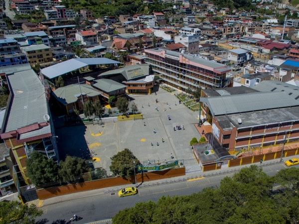 PARA CONOCER ESTE CENTRO ESCOLAPIO EN LOJA (ECUADOR)
