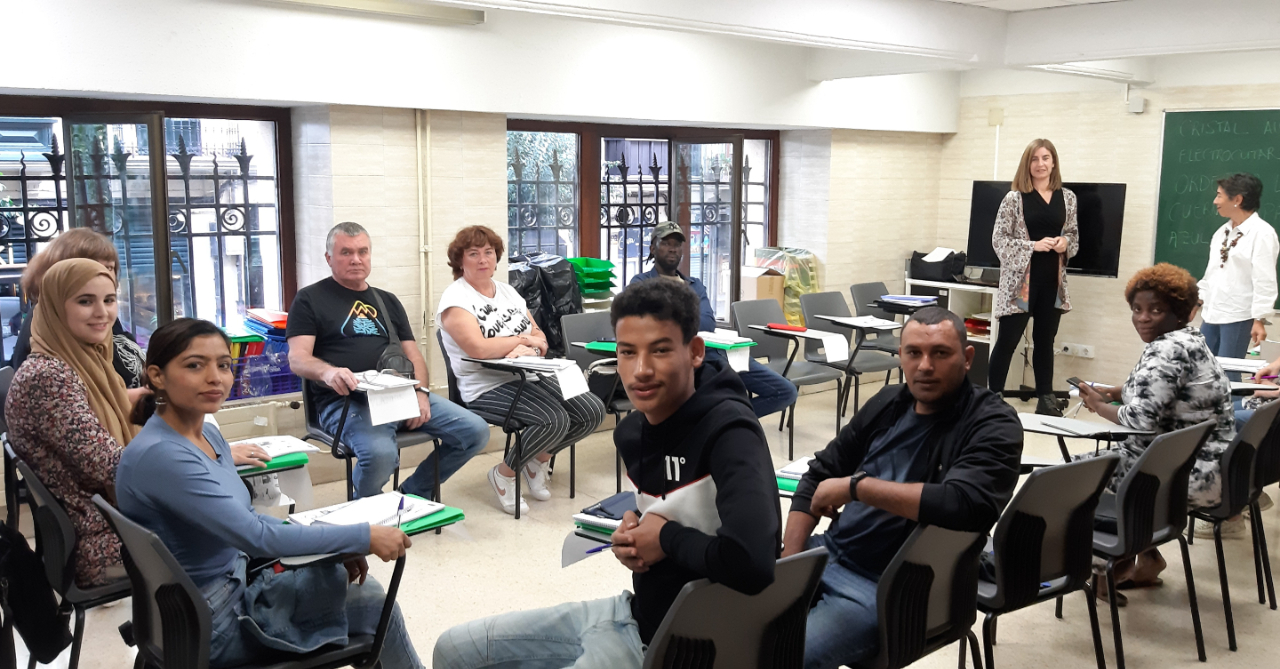 ALFABETIZACIÓN DE ADULTOS, UN PROYECTO DE ITAKA – ESCOLAPIOS