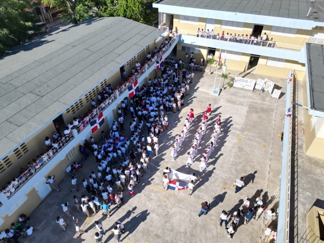 ESCUELA CALASANZ SAN PEDRO EN LA ROMANA (REP. DOMINICANA)