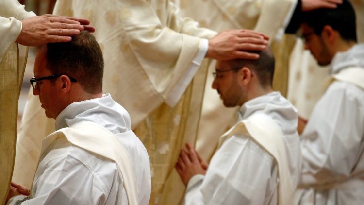 25 mayo, TRES NUEVOS SACERDOTES ESCOLAPIOS