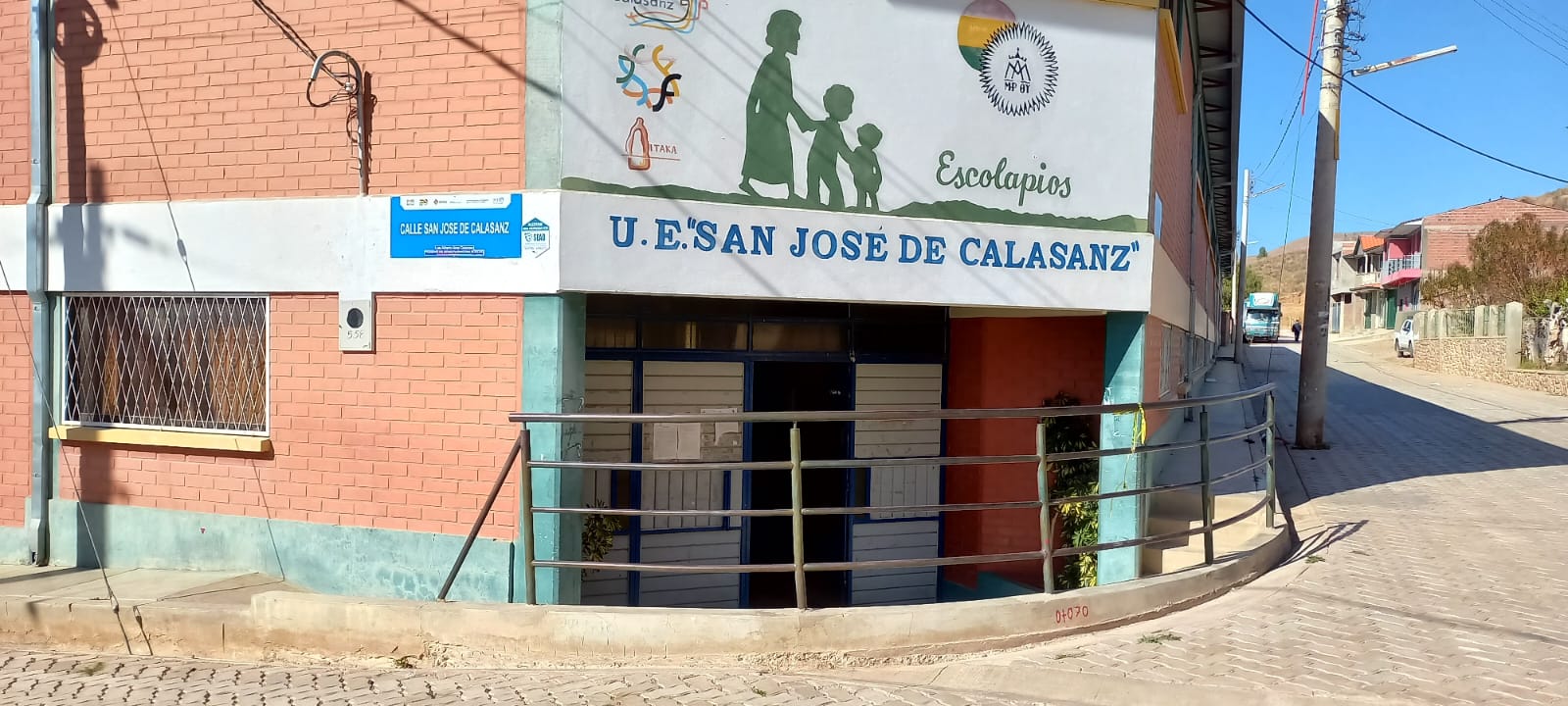 CALLE “SAN JOSÉ DE CALASANZ” EN ANZALDO (BOLIVIA)