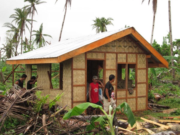 Filipinas 140127 modelo casa consruida