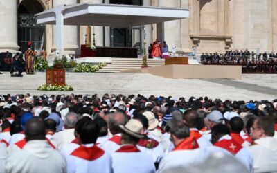 HOMILÍA EN EL FUNERAL DEL PAPA FRANCISCO: UN RESUMEN DE SU VIDA Y LEGADO