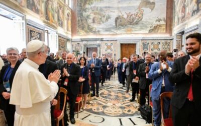EL PAPA LEÓN A REPRESENTANTES DE ENTIDADES ECLESIALES
