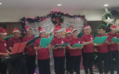 LOS ESCOLAPIOS JÓVENES DE MANILA NOS FELICITAN