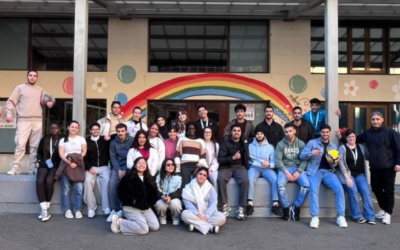 ACOMPAÑAR… ADEMÁS DE OFRECER HOGAR, ALFABETIZACIÓN, PROMOCIÓN….