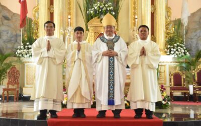 ORDENACIÓN DE UN SACERDOTE Y DOS DIÁCONOS EN FILIPINAS