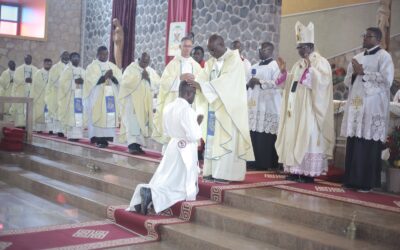 NUEVO SACERDOTE ESCOLAPIO Y TRECE PROFESIONES SOLEMNES Y ORDENACIONES DIACONALES